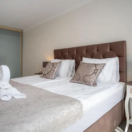 Rataskaevu Boutique - 7 Unique * Reval